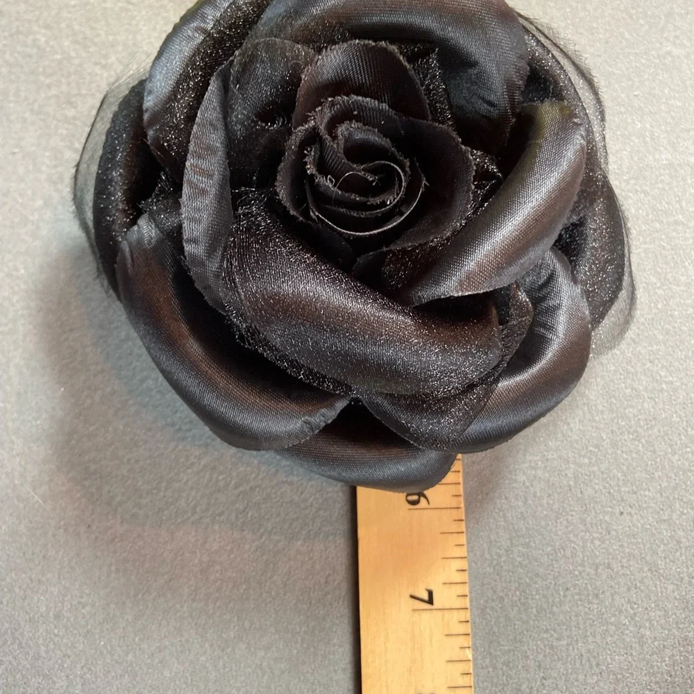 6 Flower Pins for Hair, Clothes or hats Colorful Feathers too,‎ size 6-7”
